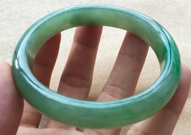 糯種帶翠貴妃手鐲53.5MM